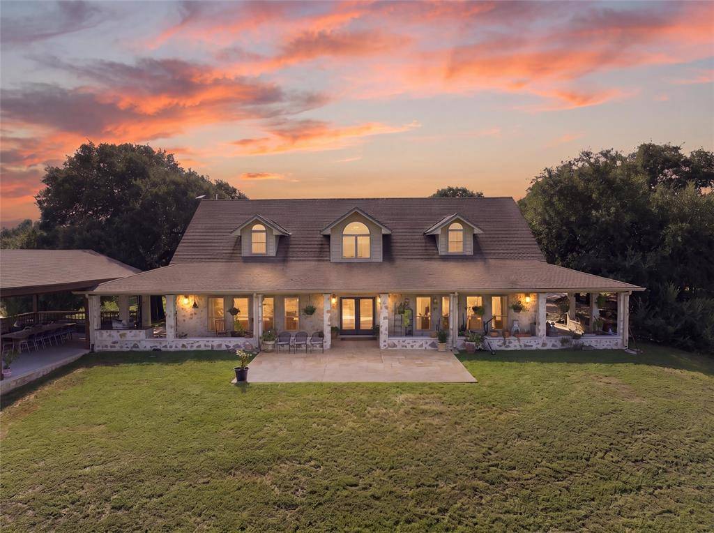 2704 Fm 2490, Clifton, TX 76634
