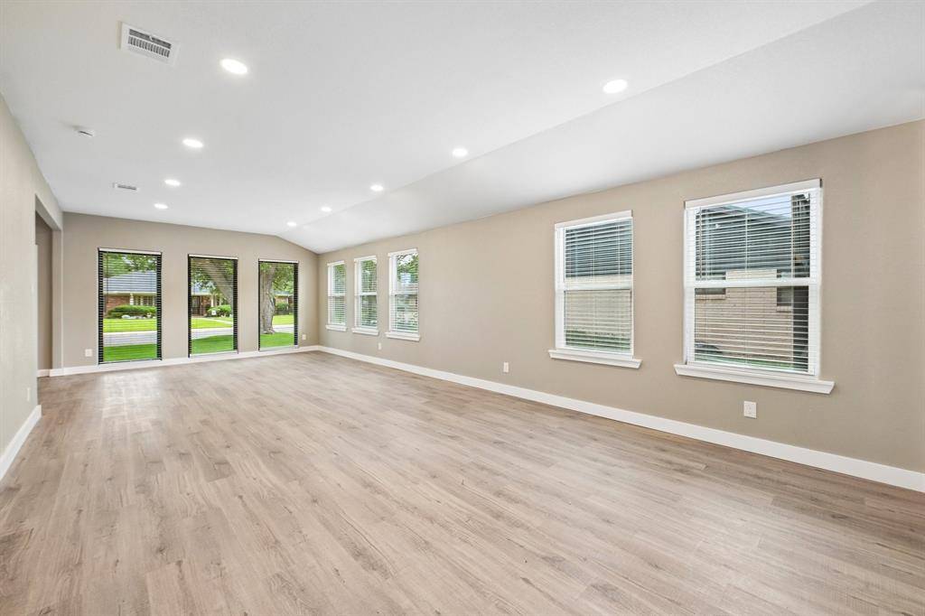 3337 Whirlaway Road, Dallas, TX 75229
