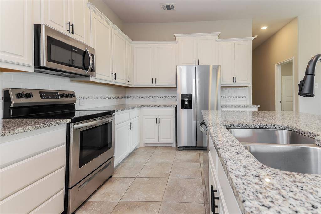 105 Gentle Circle Way, Royse City, TX 75189