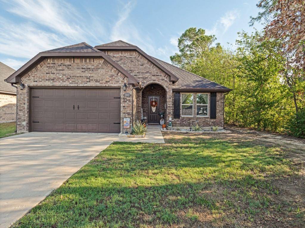 202 Virginia Drive, Palmer, TX 75152