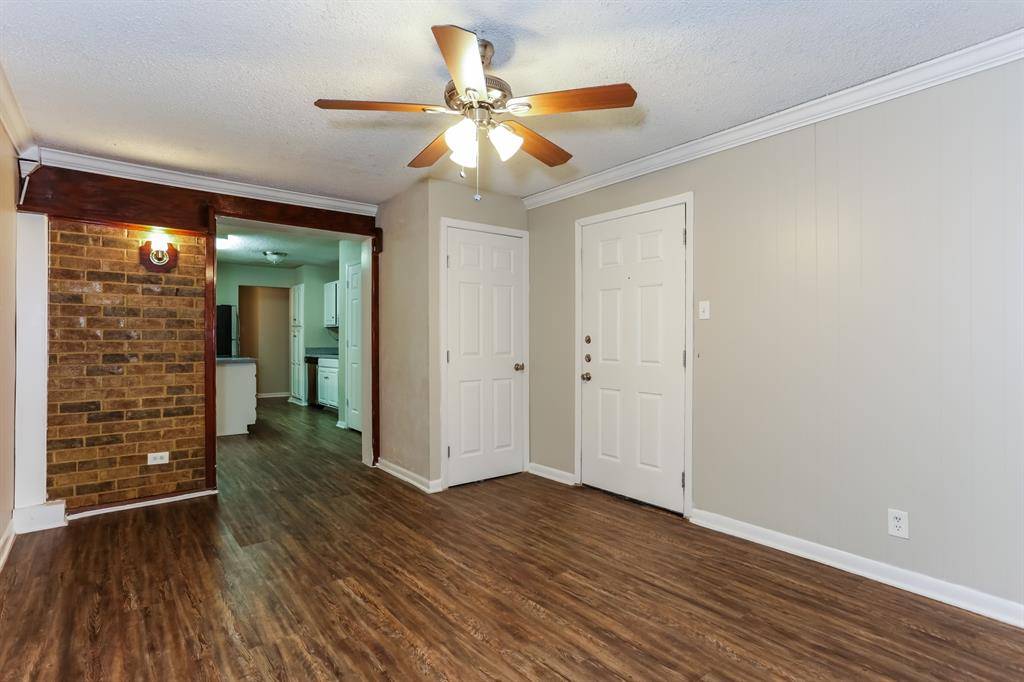 604 Circleview Drive, Mansfield, TX 76063