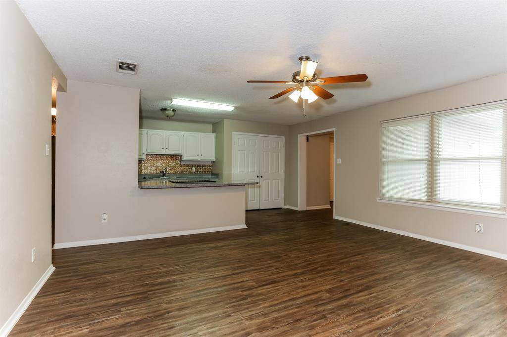 604 Circleview Drive, Mansfield, TX 76063