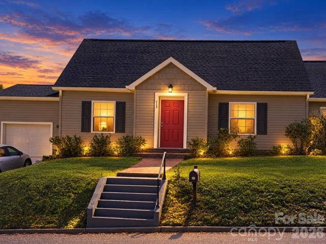 213 Erwin ST, Morganton, NC 28655