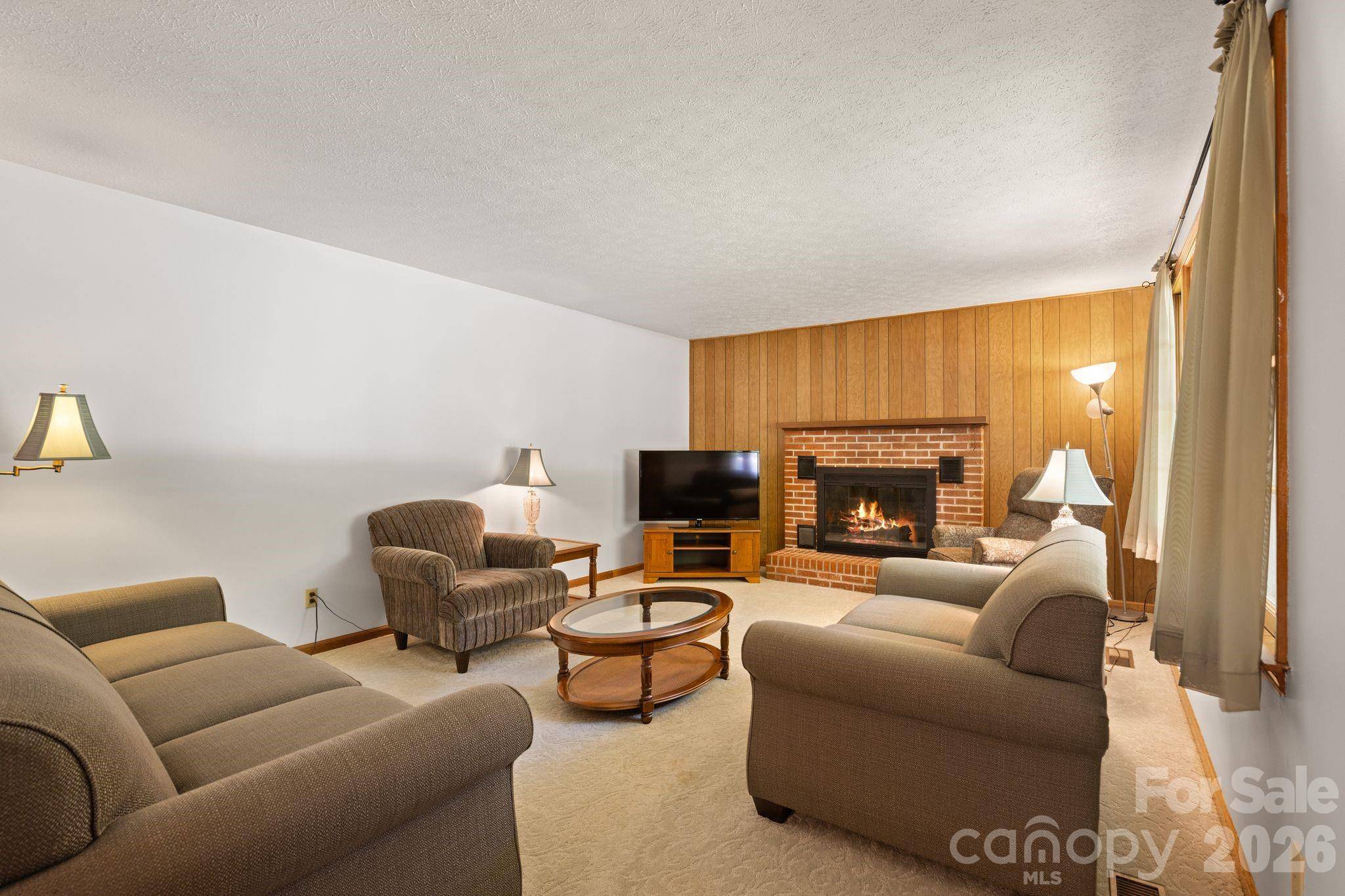 1450 Howard Gap RD, Hendersonville, NC 28792