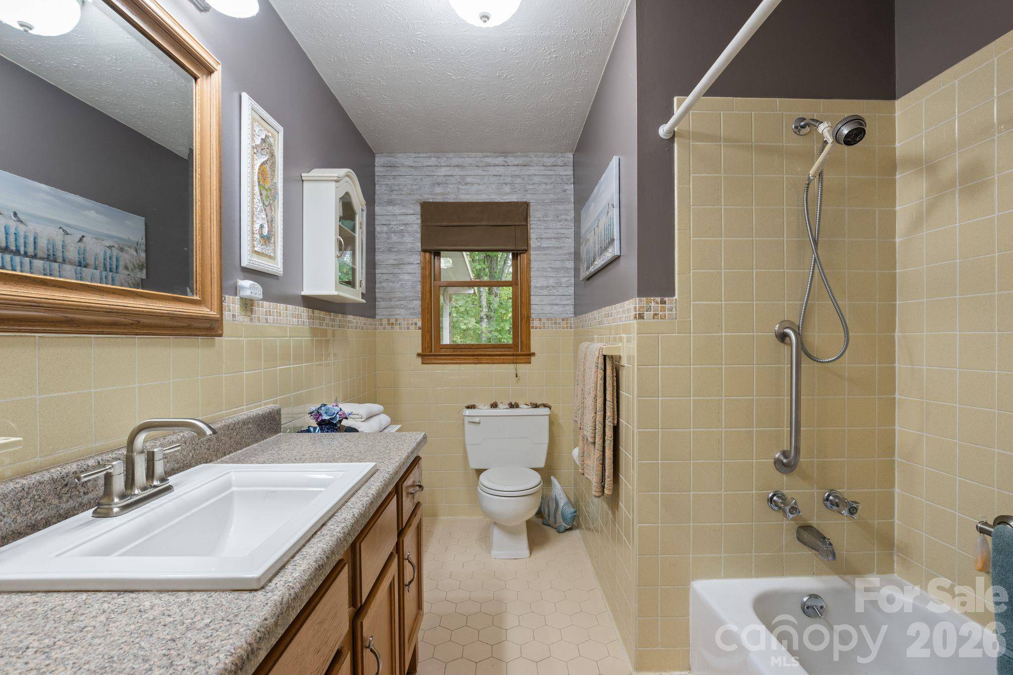 33 & 34 Grandview CT, Asheville, NC 28806