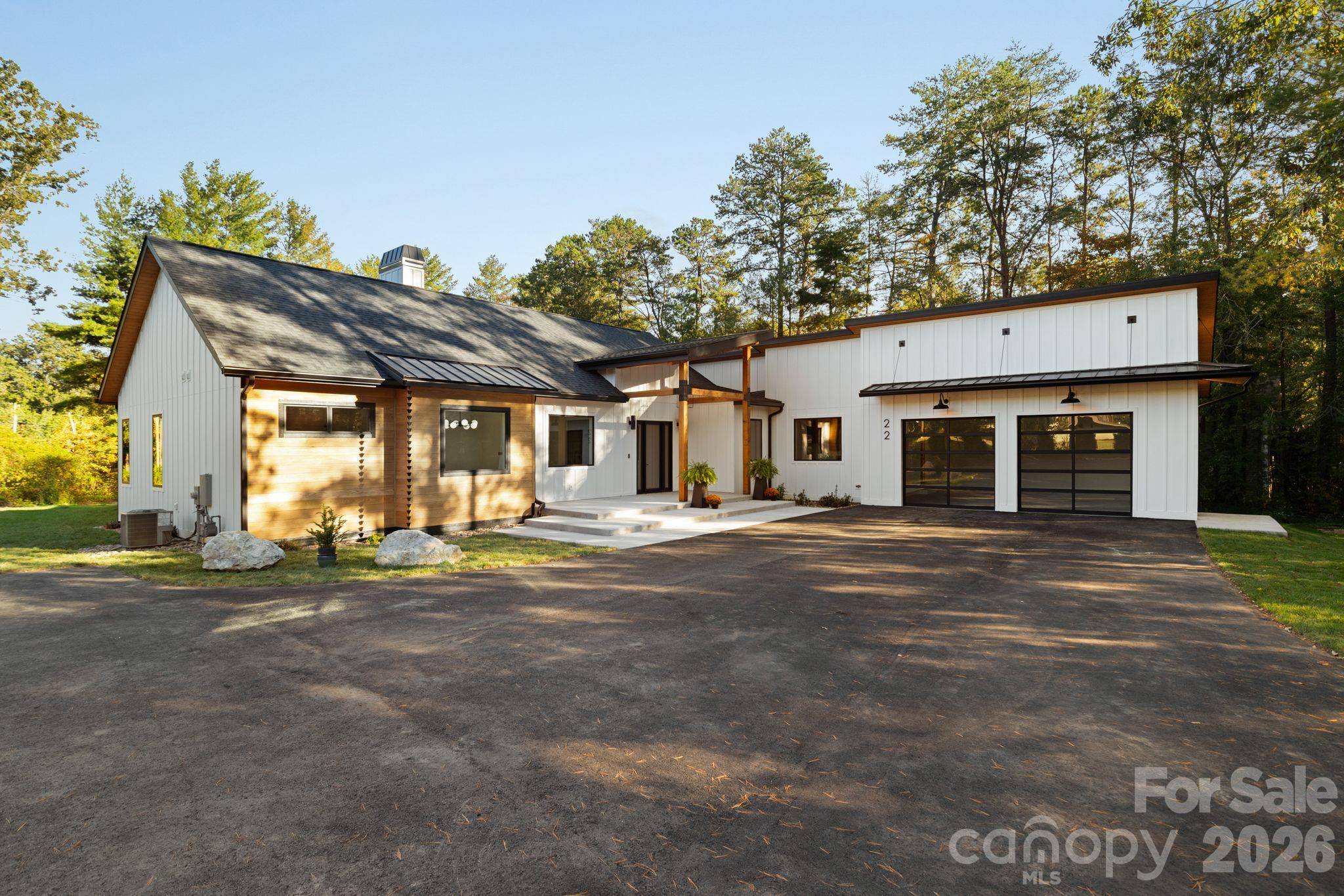 22 Willowbrook RD, Asheville, NC 28805