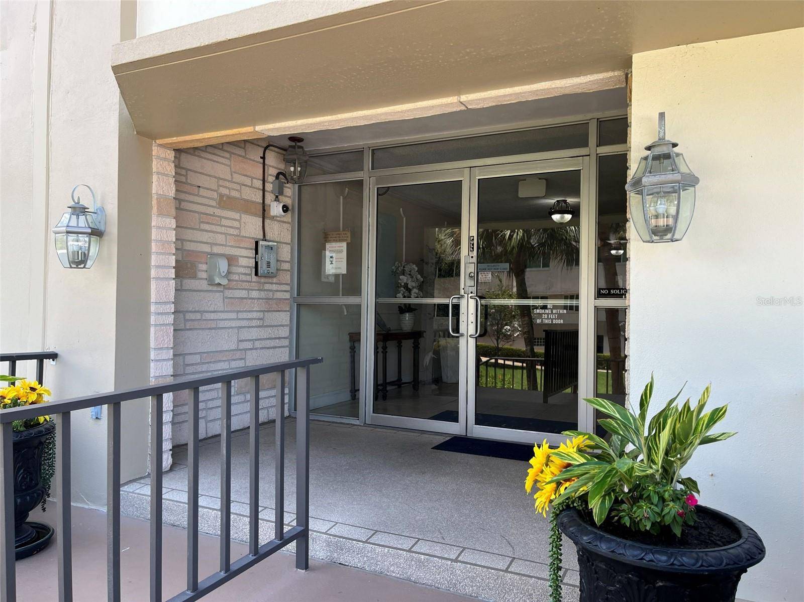 100 BLUFF VIEW DR #211A, Belleair Bluffs, FL 33770