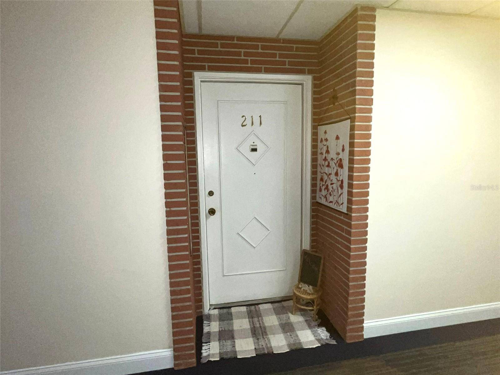 100 BLUFF VIEW DR #211A, Belleair Bluffs, FL 33770