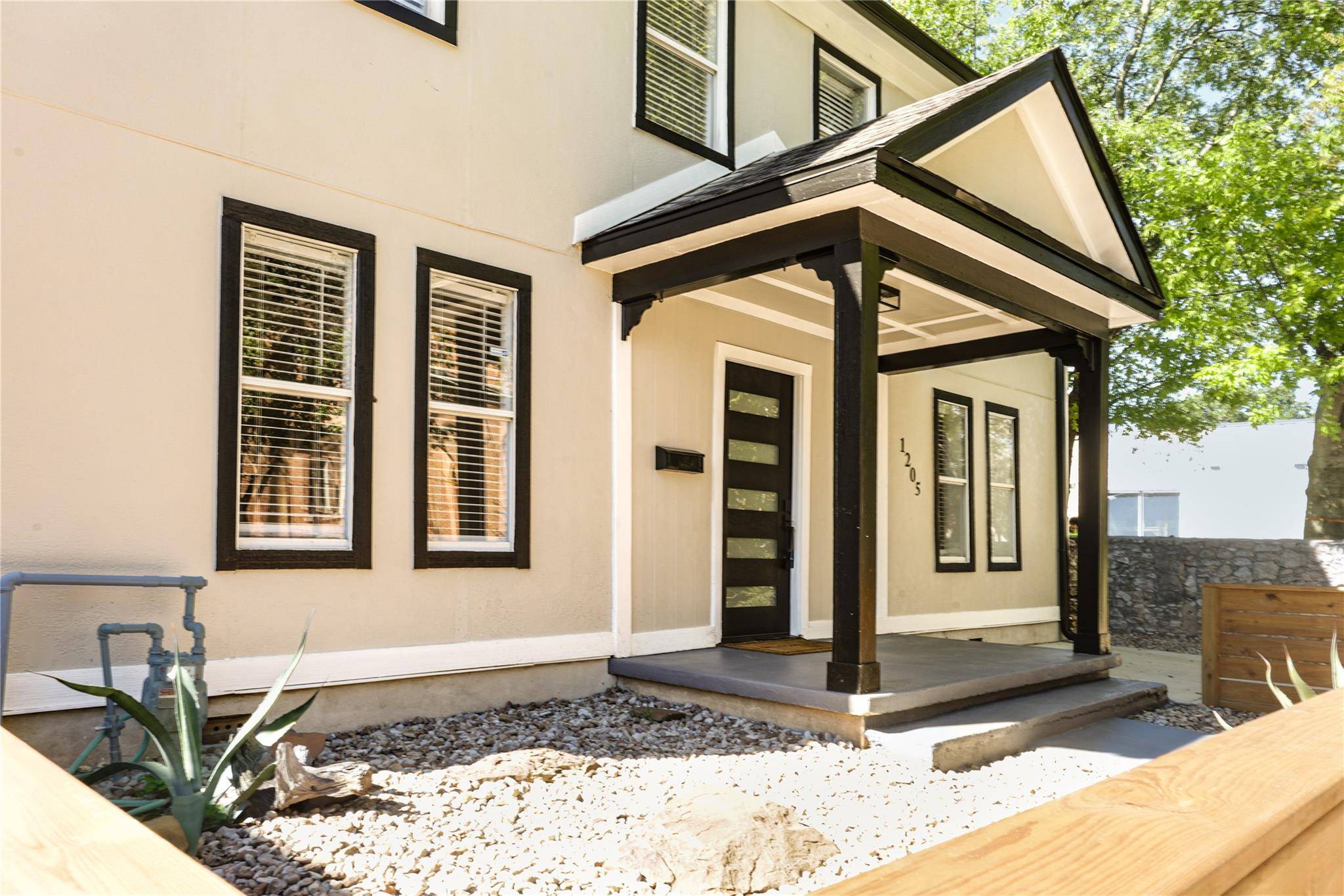 1205 E 9th ST, Austin, TX 78702