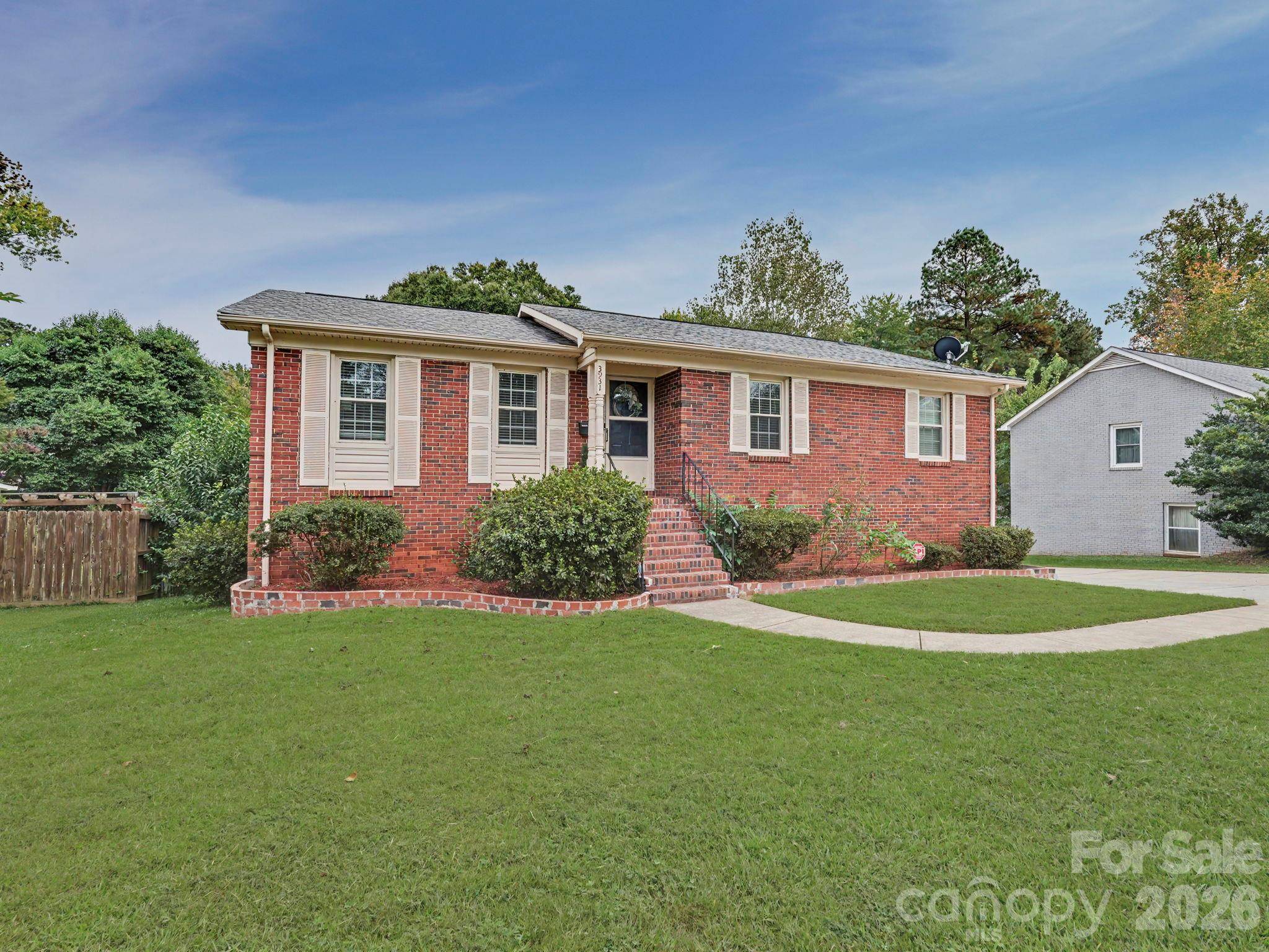 3931 Irvington DR, Charlotte, NC 28205