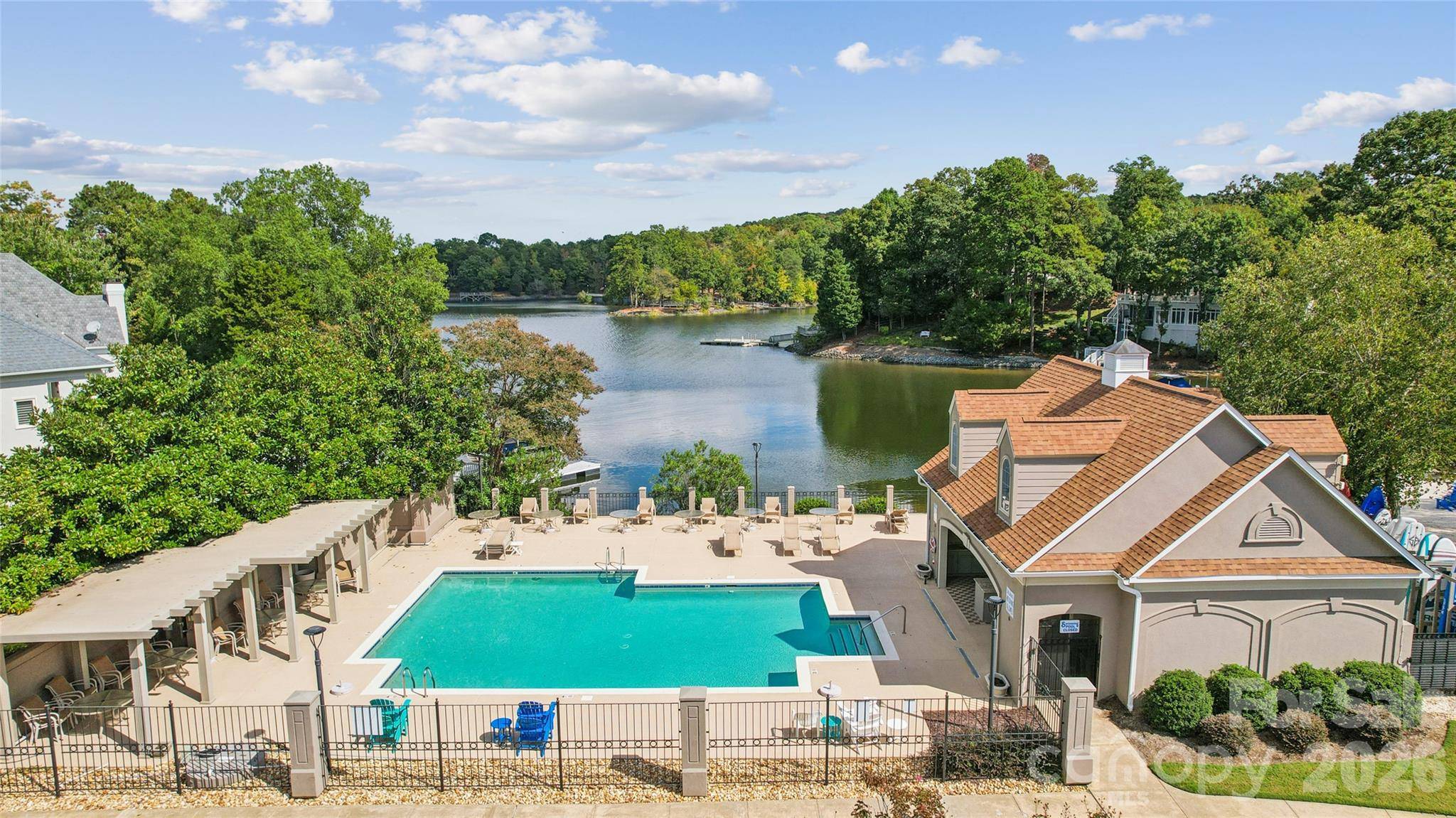16516 Riverpointe DR, Charlotte, NC 28278