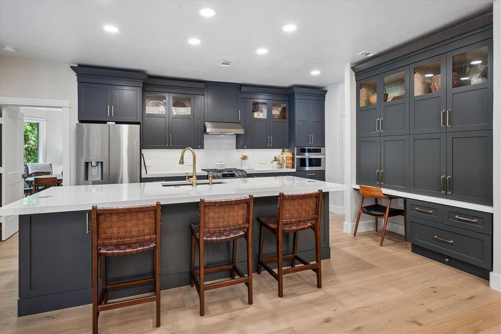 9758 Vinewood Drive, Dallas, TX 75228
