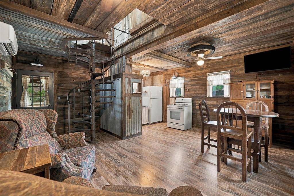 351 County Road 2274, Telephone, TX 75488