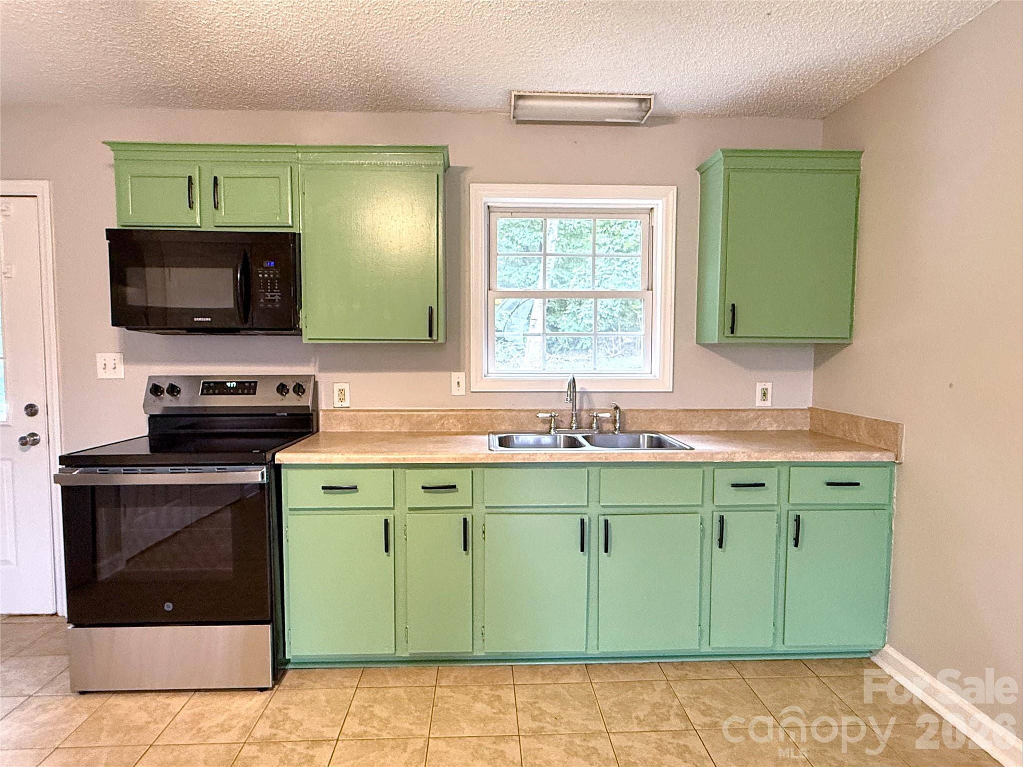 409 Skyline DR, Salisbury, NC 28146