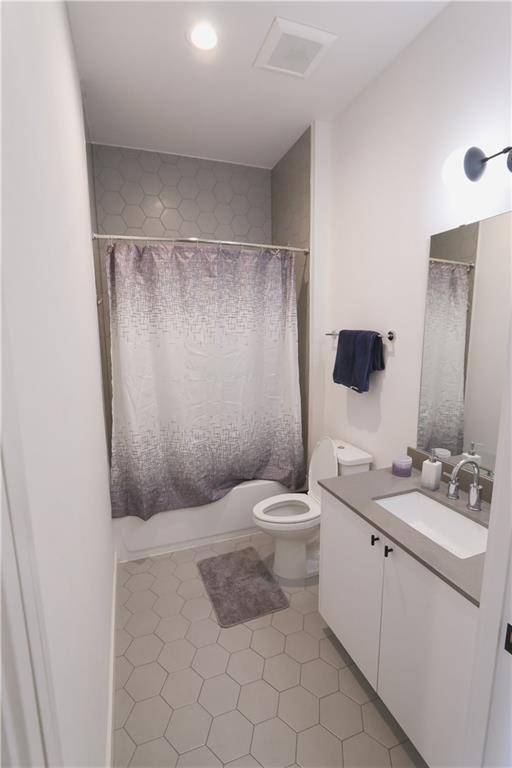 800 Embassy DR #405, Austin, TX 78702