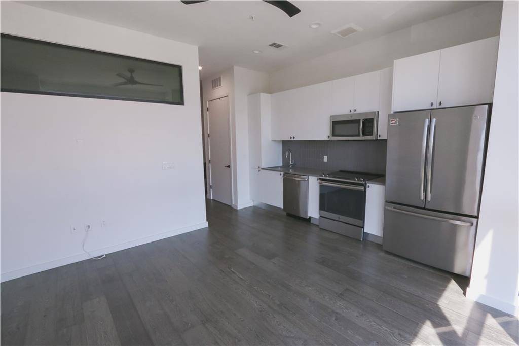 800 Embassy DR #405, Austin, TX 78702