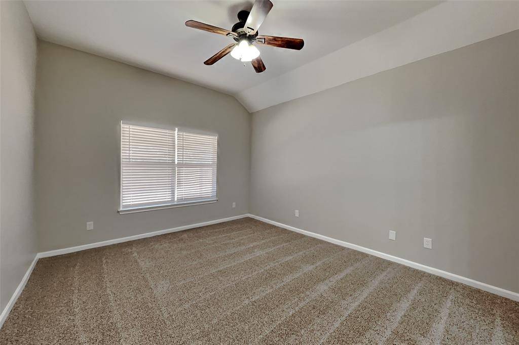 637 Crystal Brook Drive, Saginaw, TX 76179