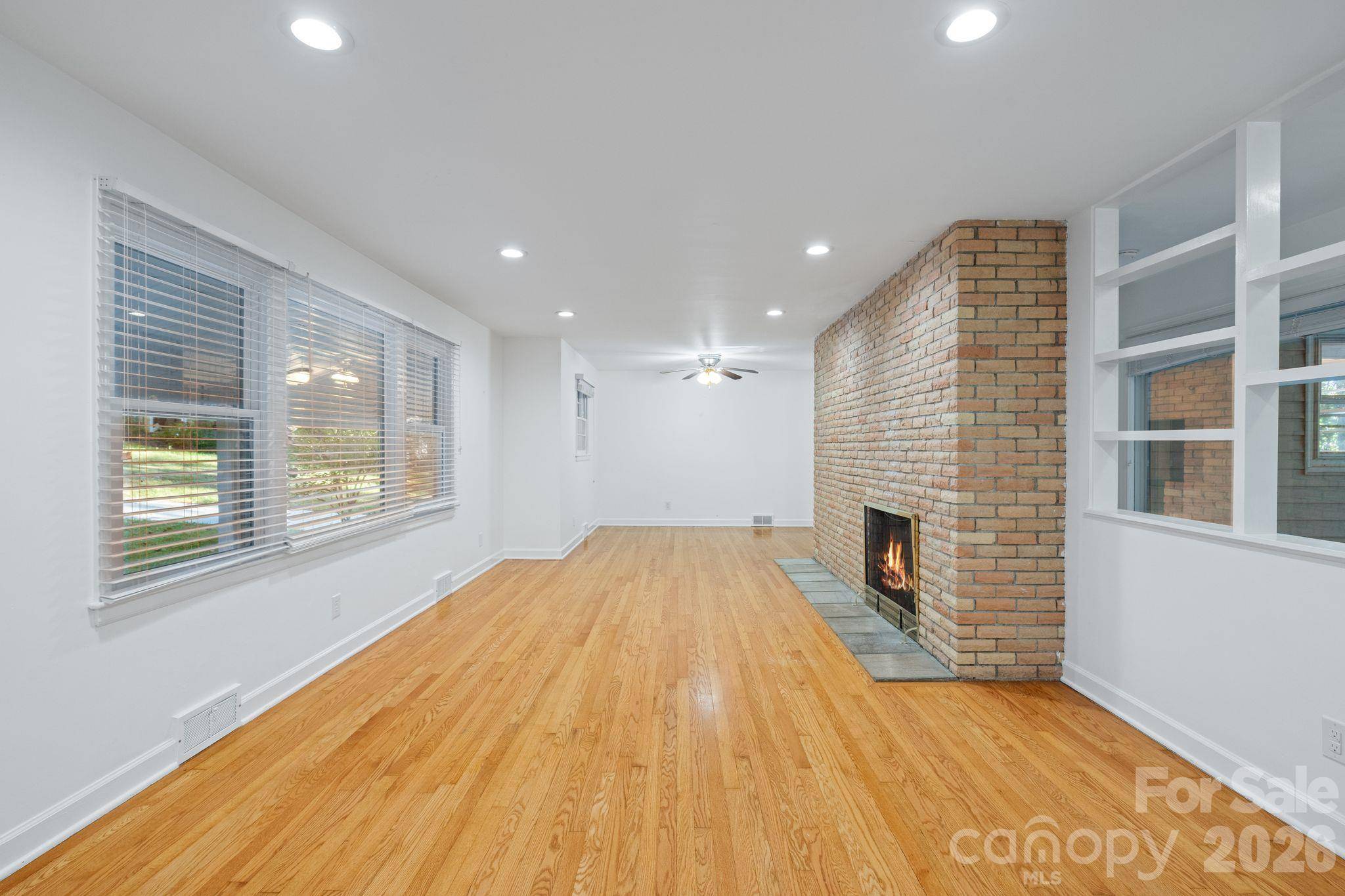 32 Oak Forest DR, Asheville, NC 28803