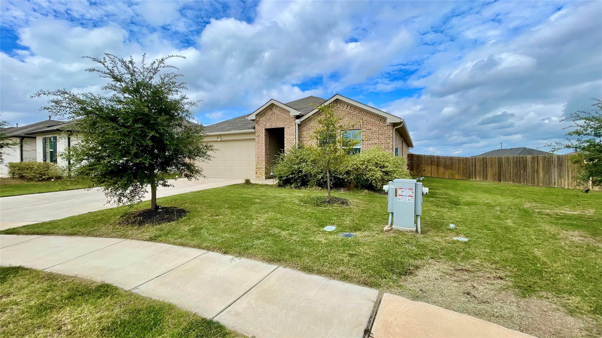 156 Medinah LN, San Marcos, TX 78666
