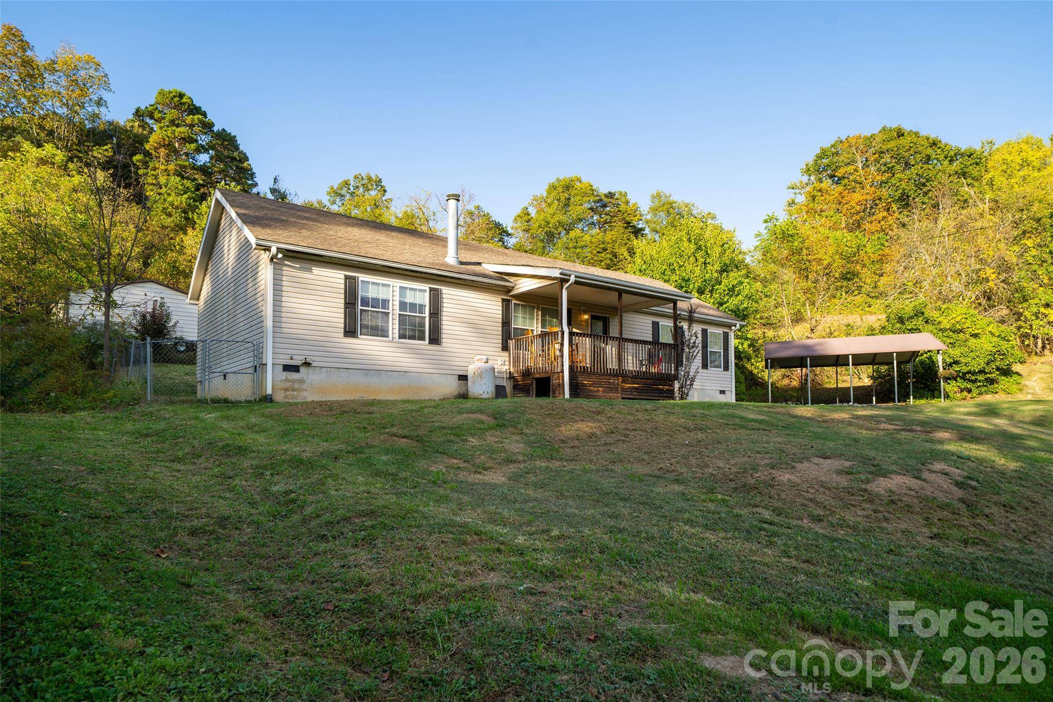 23 Yorkie DR, Clyde, NC 28721