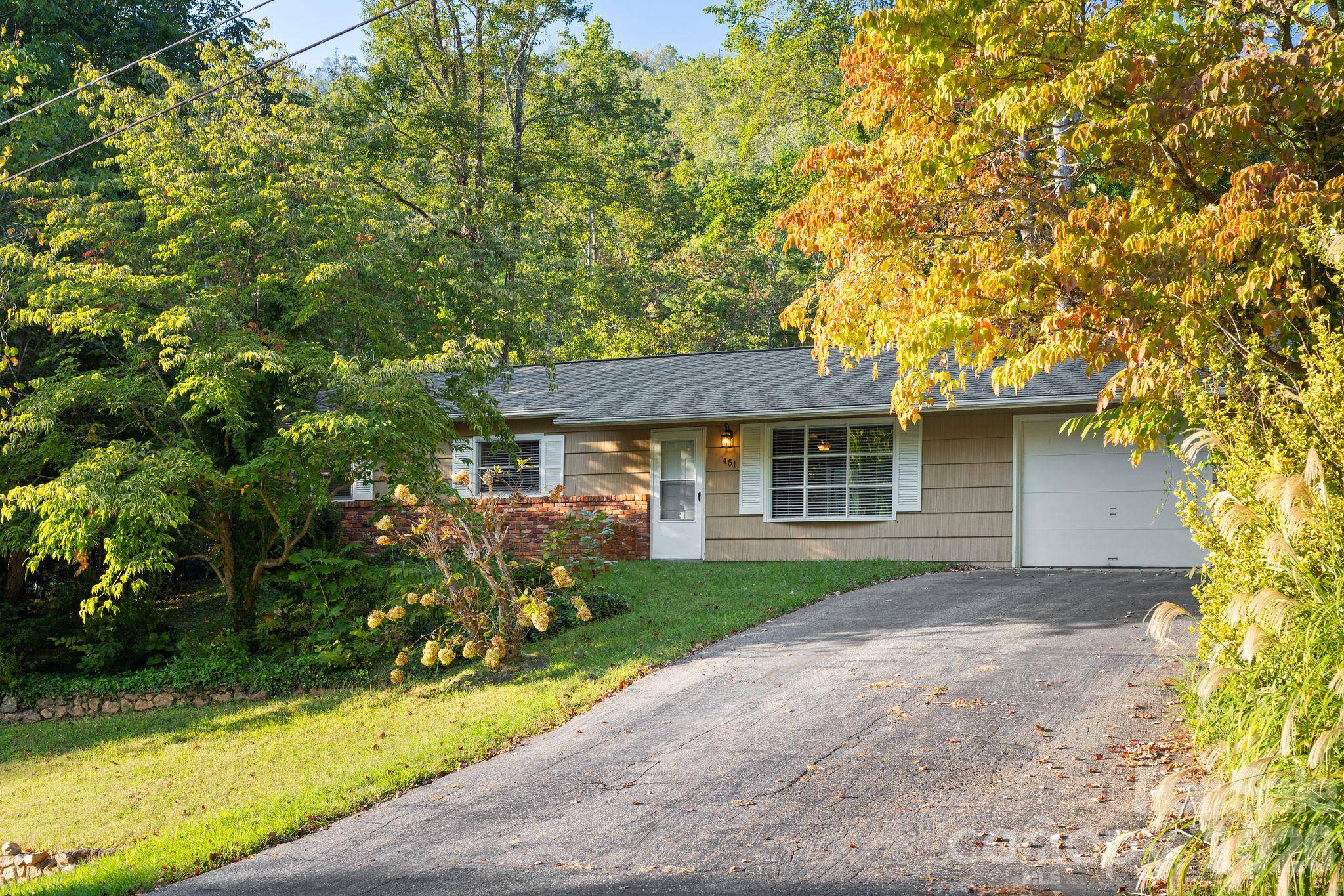 451 Royal Pines DR, Arden, NC 28704