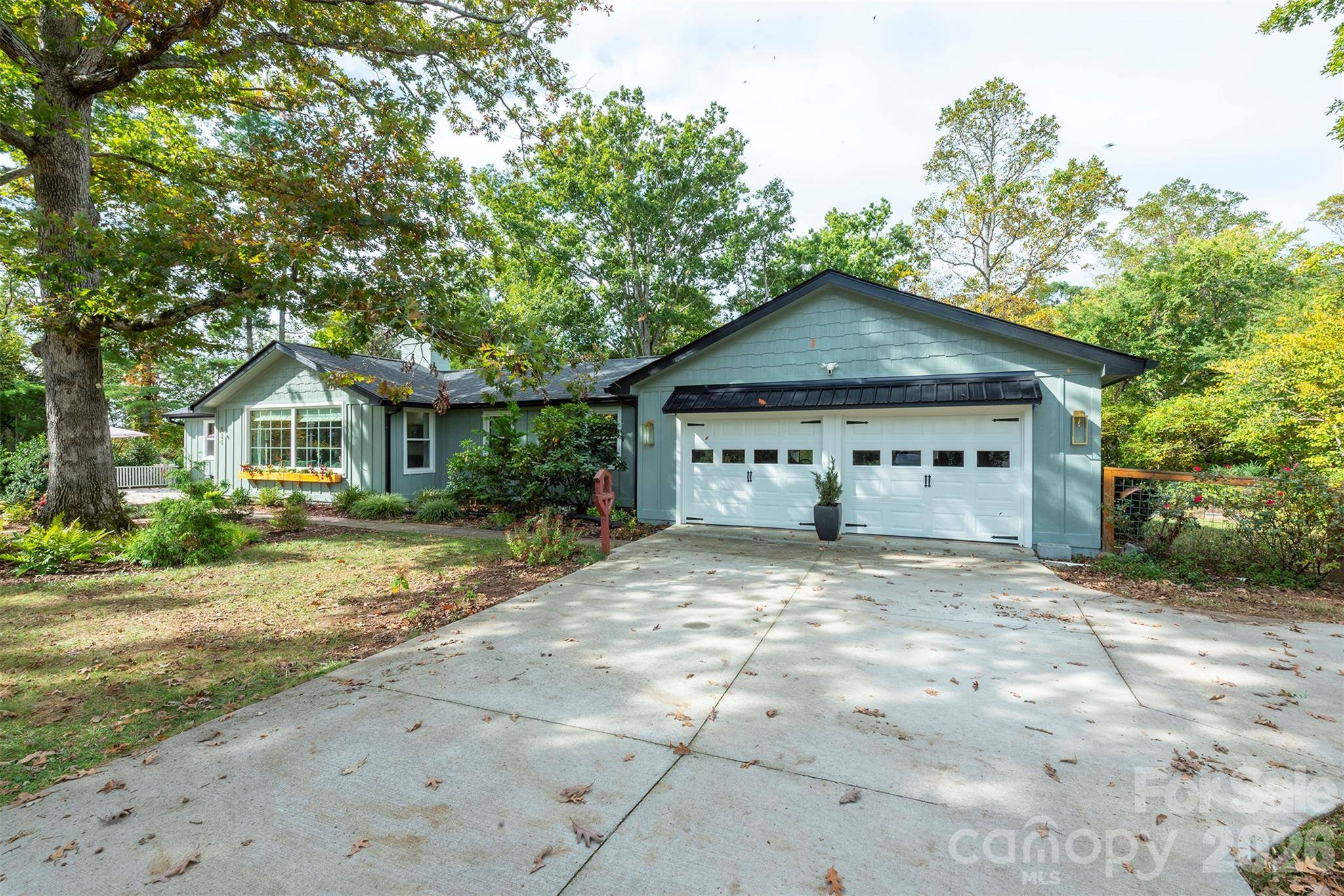 420 Old Haw Creek RD, Asheville, NC 28805