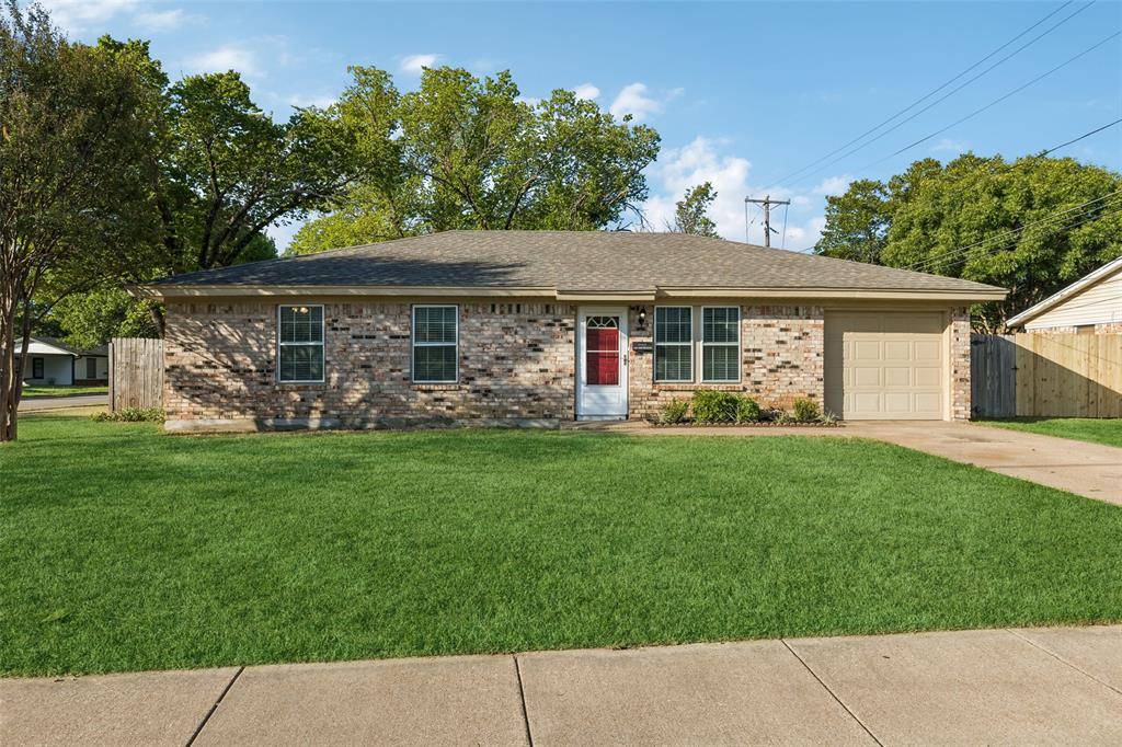 501 NW Renfro Street, Burleson, TX 76028