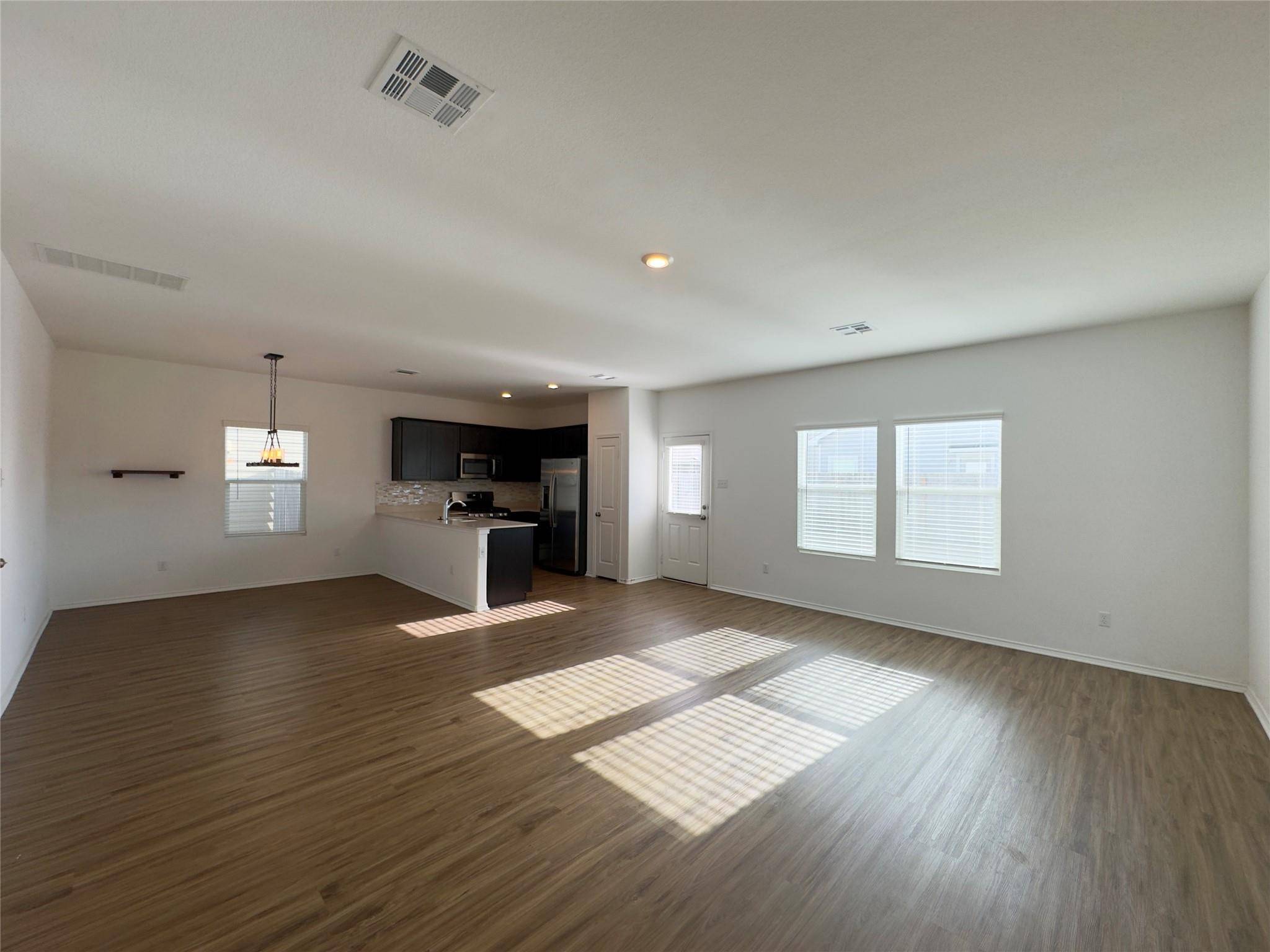 512 Gabbro GDNS, Maxwell, TX 78656
