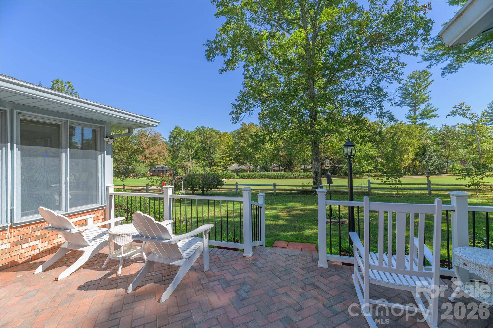 791 Crooked Creek RD, Hendersonville, NC 28739