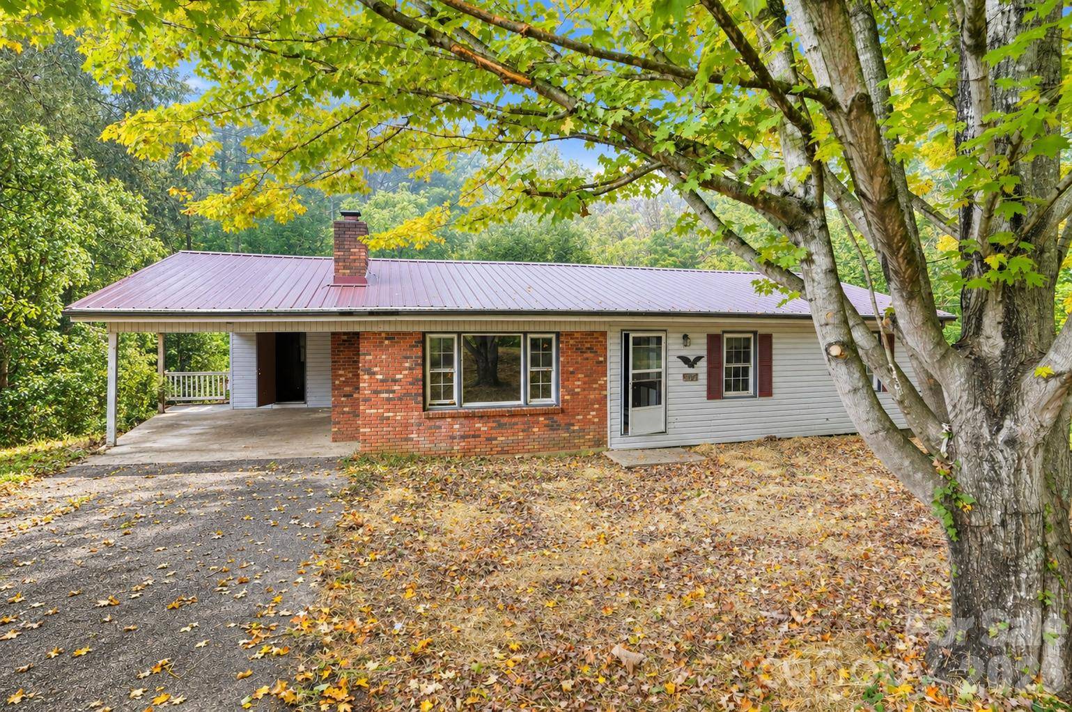 2131 Deep Ford RD, Lansing, NC 28643