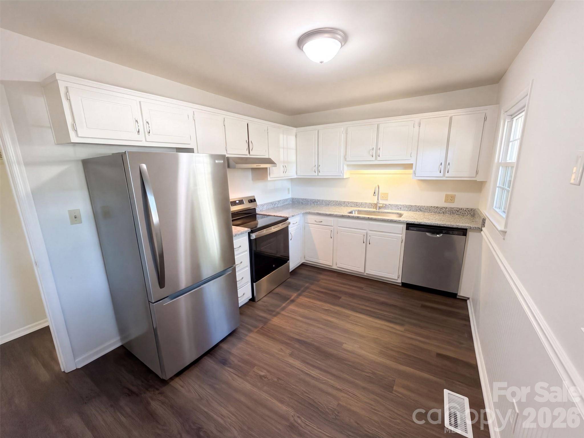 1810 Sabrina CT, Charlotte, NC 28210