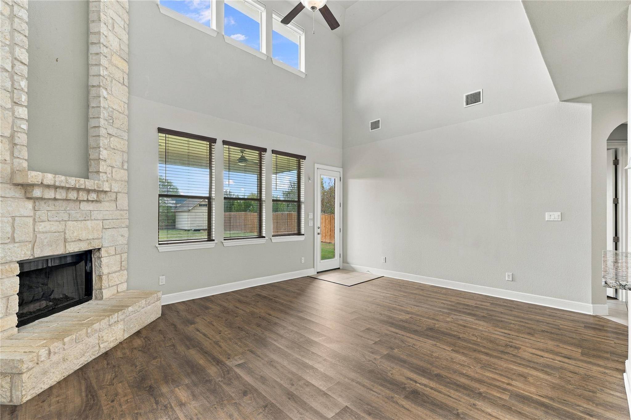 224 Oyster CRK, Buda, TX 78610
