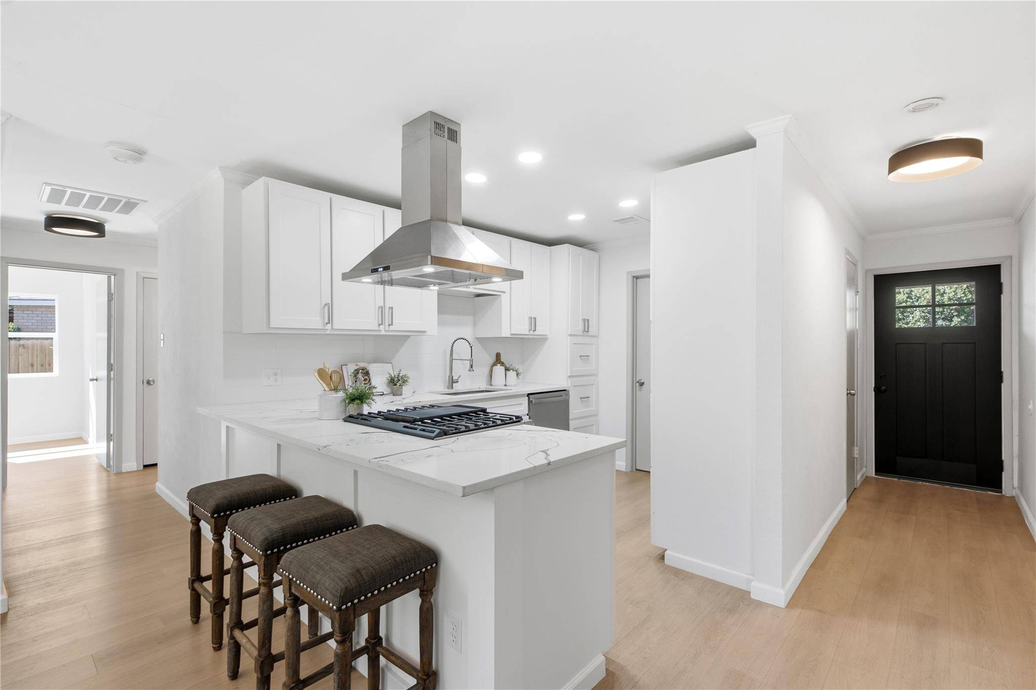 7707 Whitsun DR, Austin, TX 78749