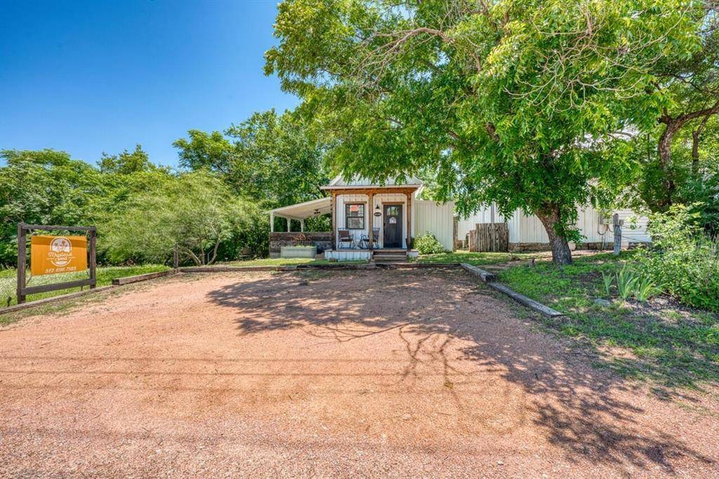 700 Bayley ST, Llano, TX 78643
