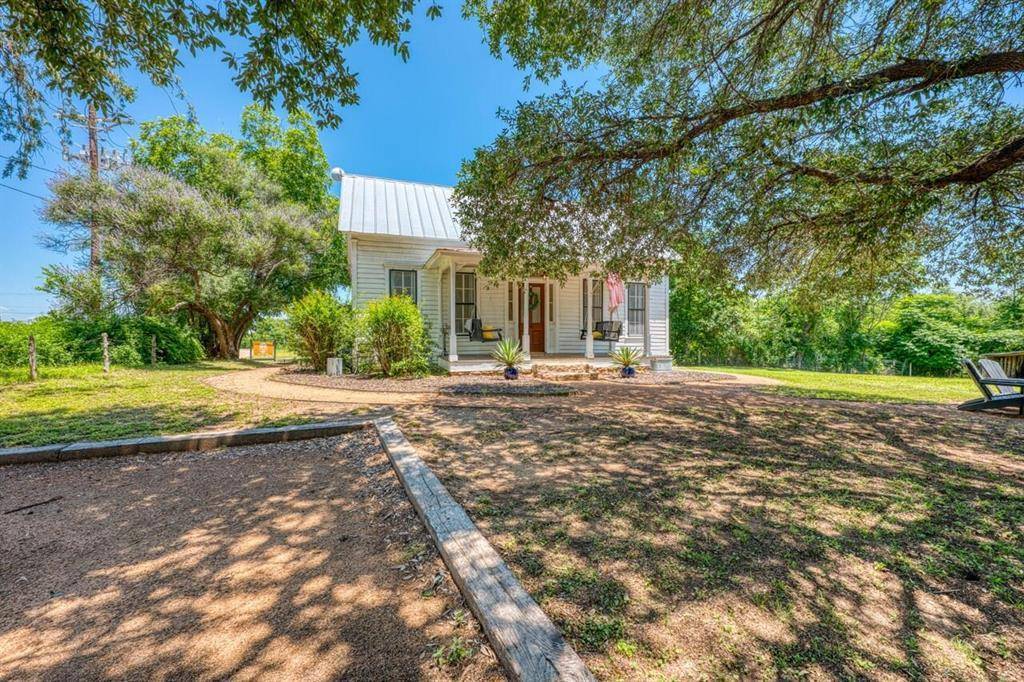 700 Bayley ST, Llano, TX 78643