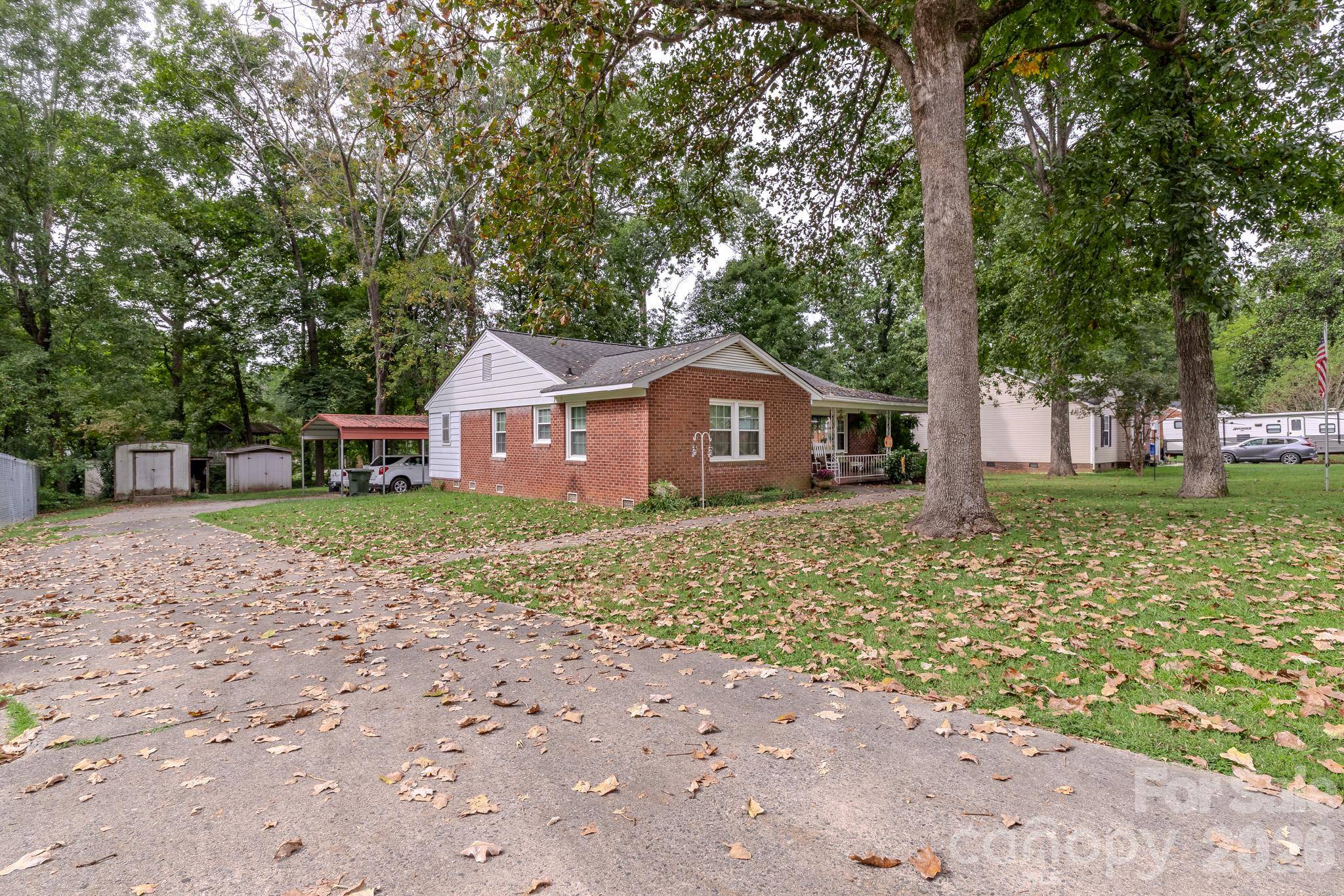 1004 Woodside DR, Kings Mountain, NC 28086