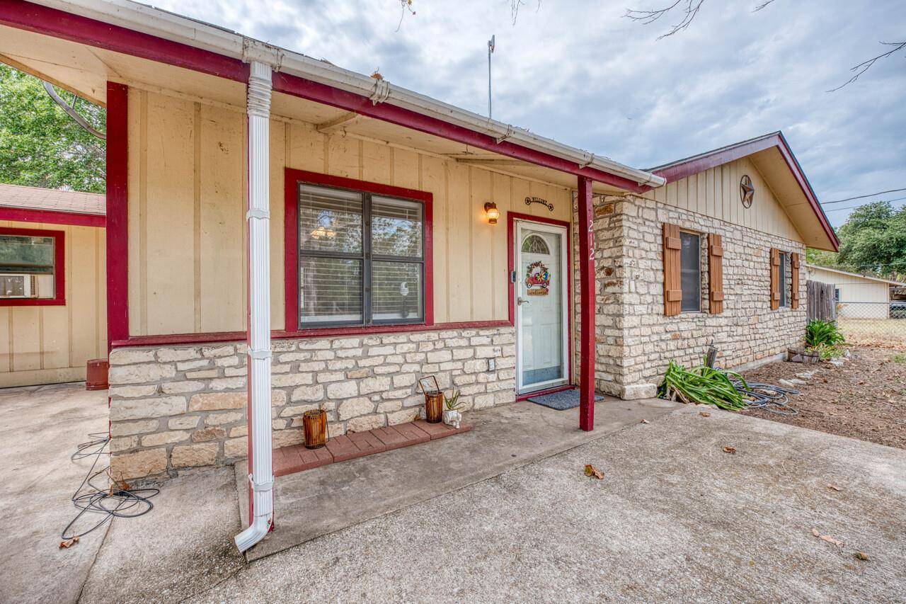 212 N River Oaks DR, Burnet, TX 78611