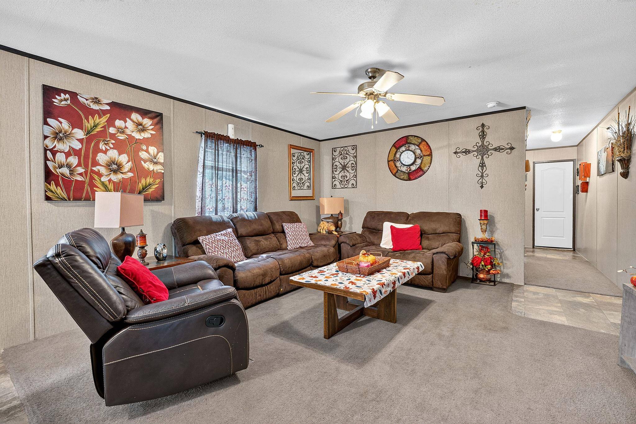175 Las Estancias DR, Cedar Creek, TX 78612