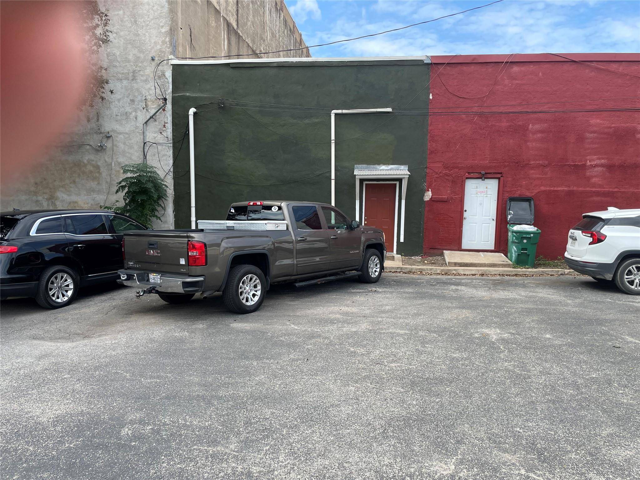 202 N Main ST N, Taylor, TX 76574
