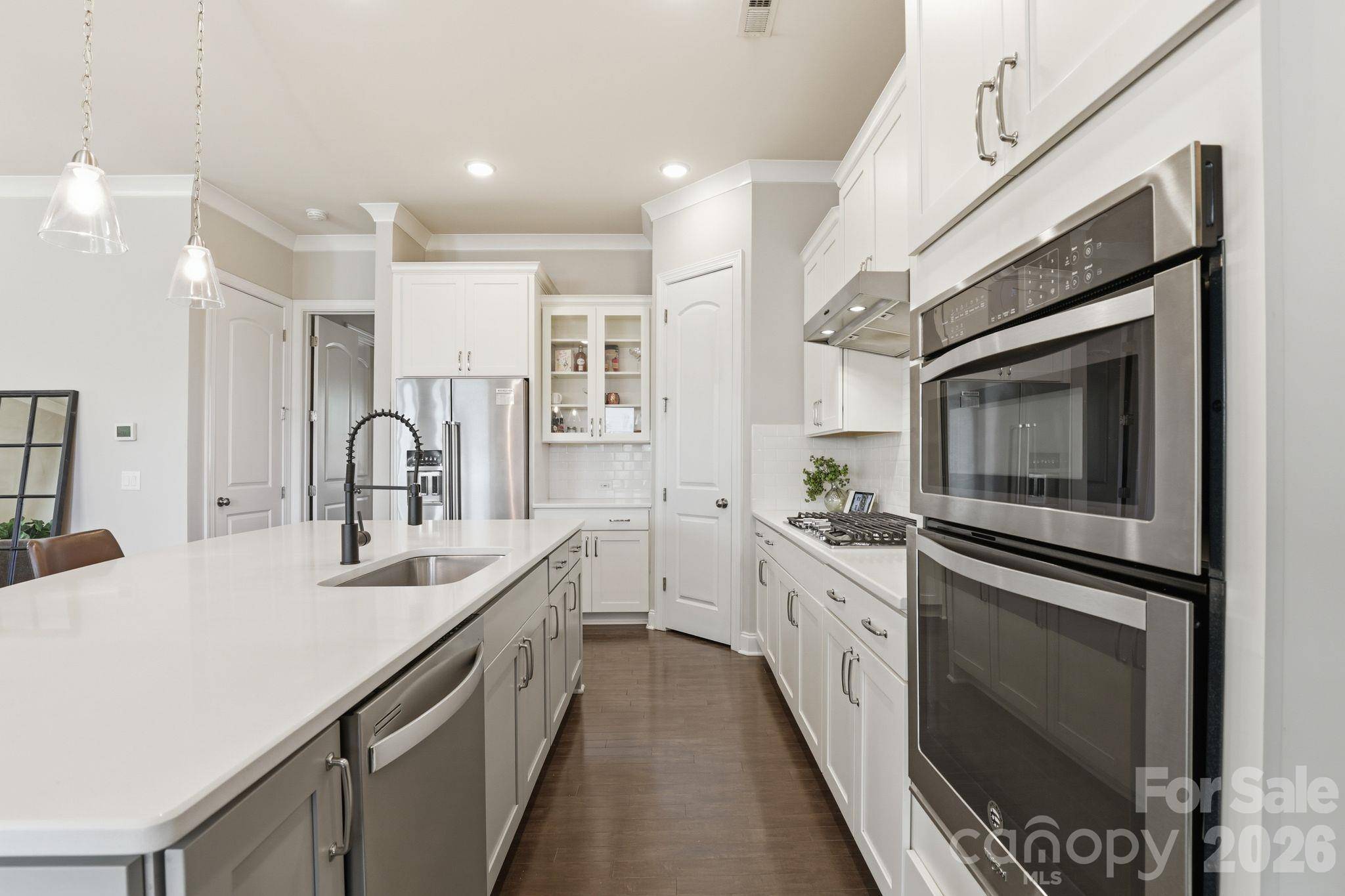 9104 Gladden Hill LN, Pineville, NC 28134