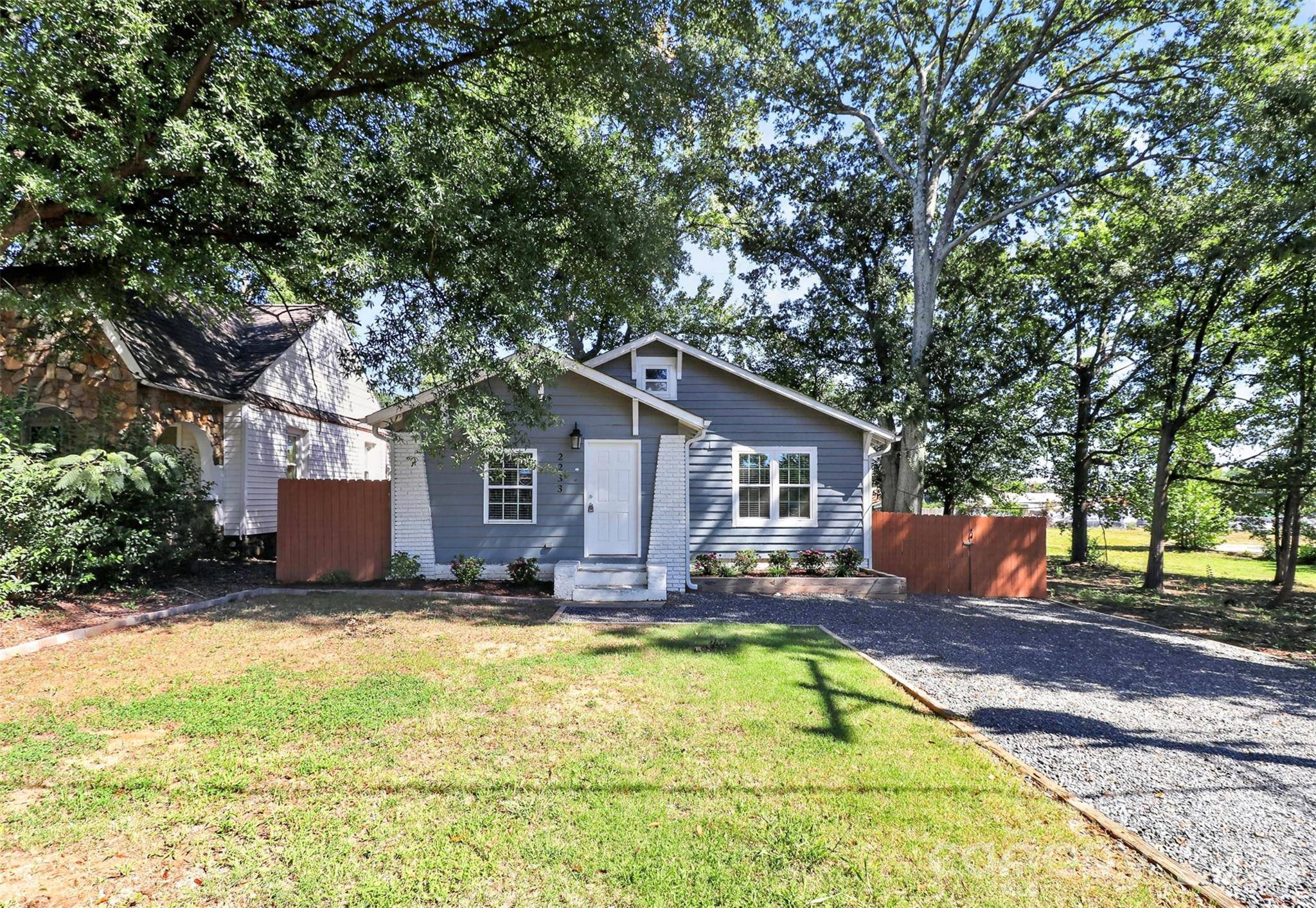 2233 Highland ST, Charlotte, NC 28208