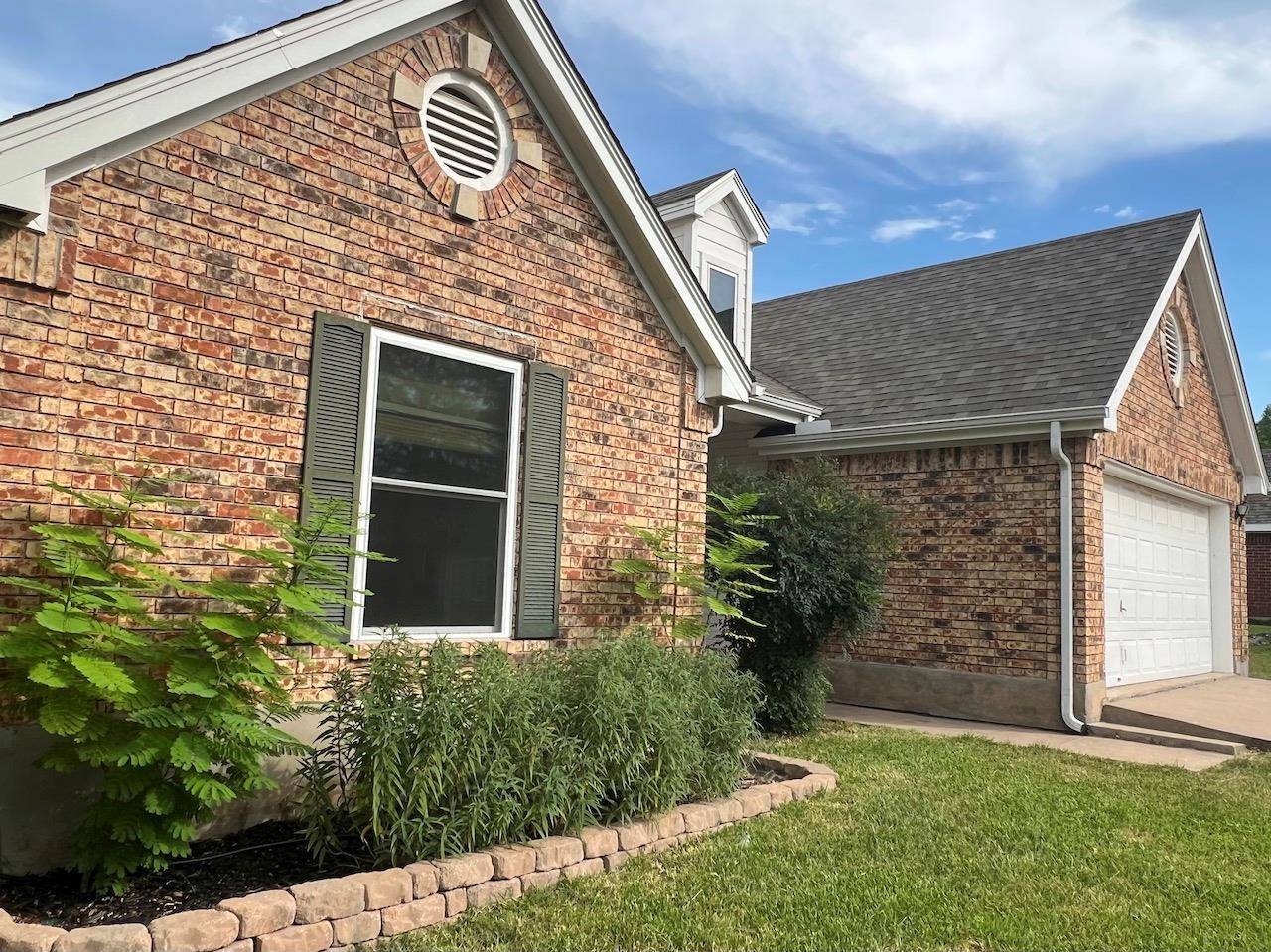 1808 Lion Heart DR, Cedar Park, TX 78613