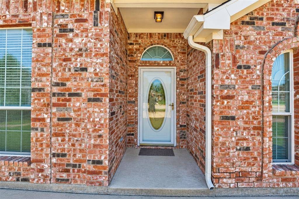 5121 Yaupon Drive, Arlington, TX 76018