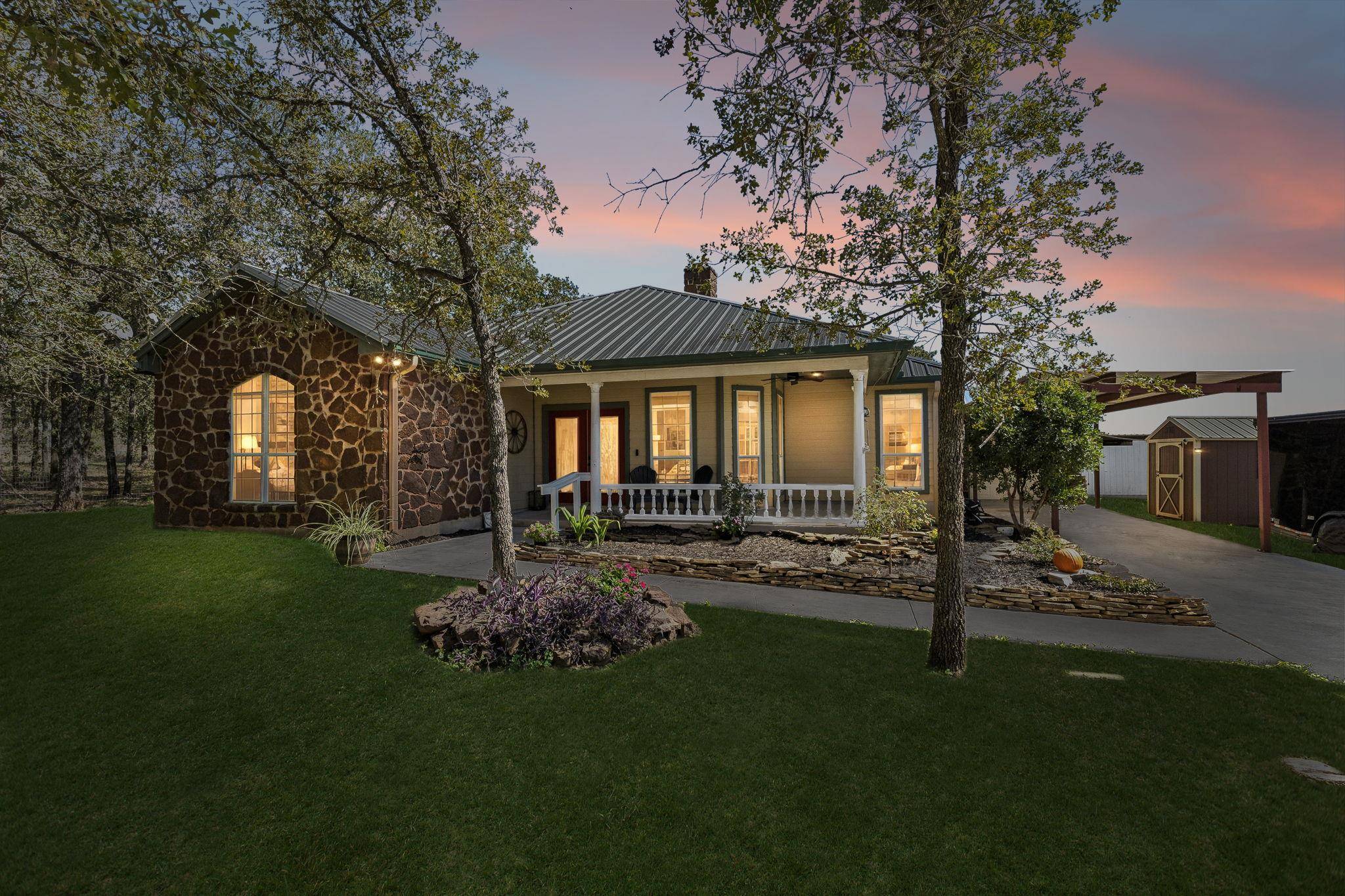 771 Hillje RD, Kingsbury, TX 78638