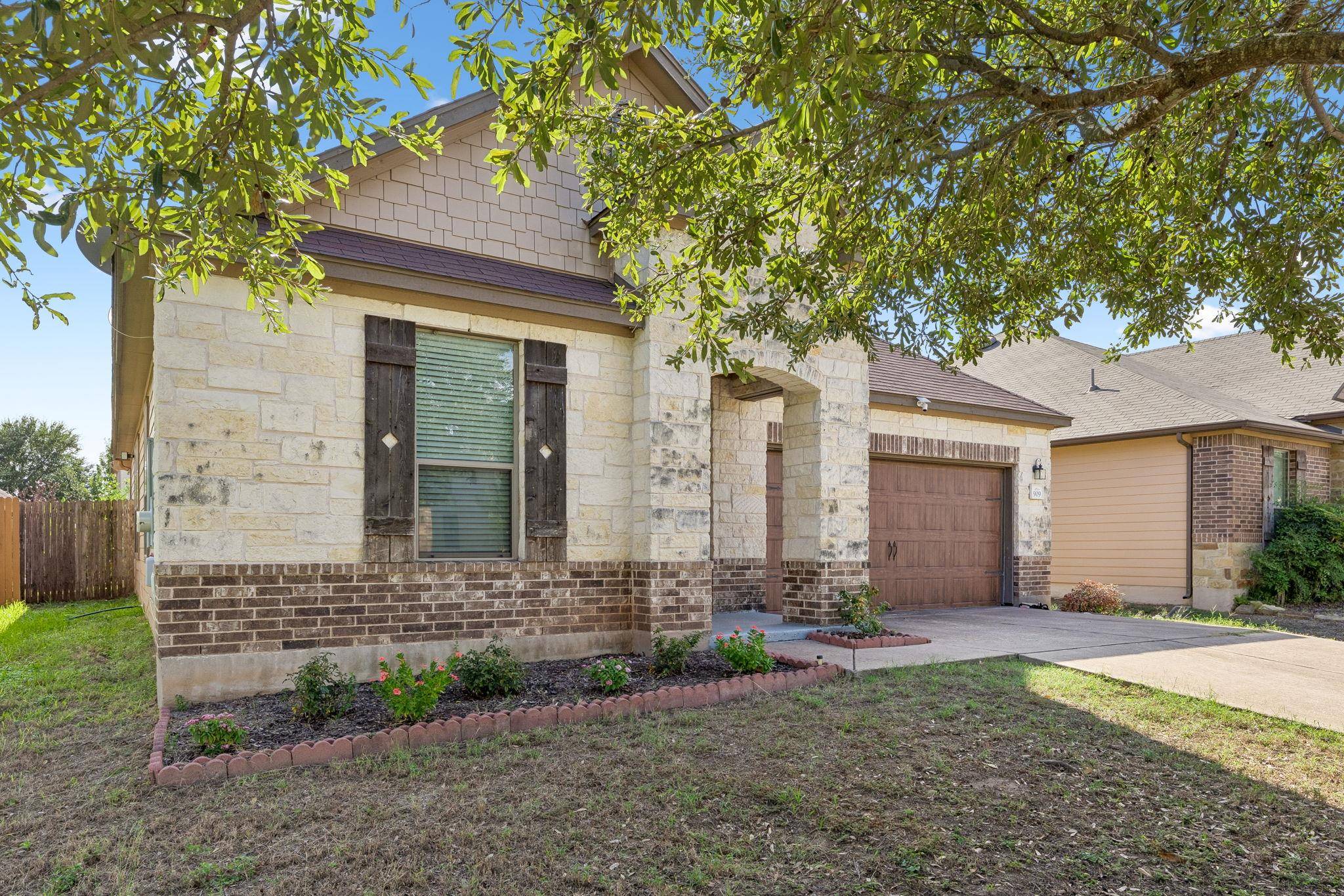 909 Oatmeal DR, Pflugerville, TX 78660
