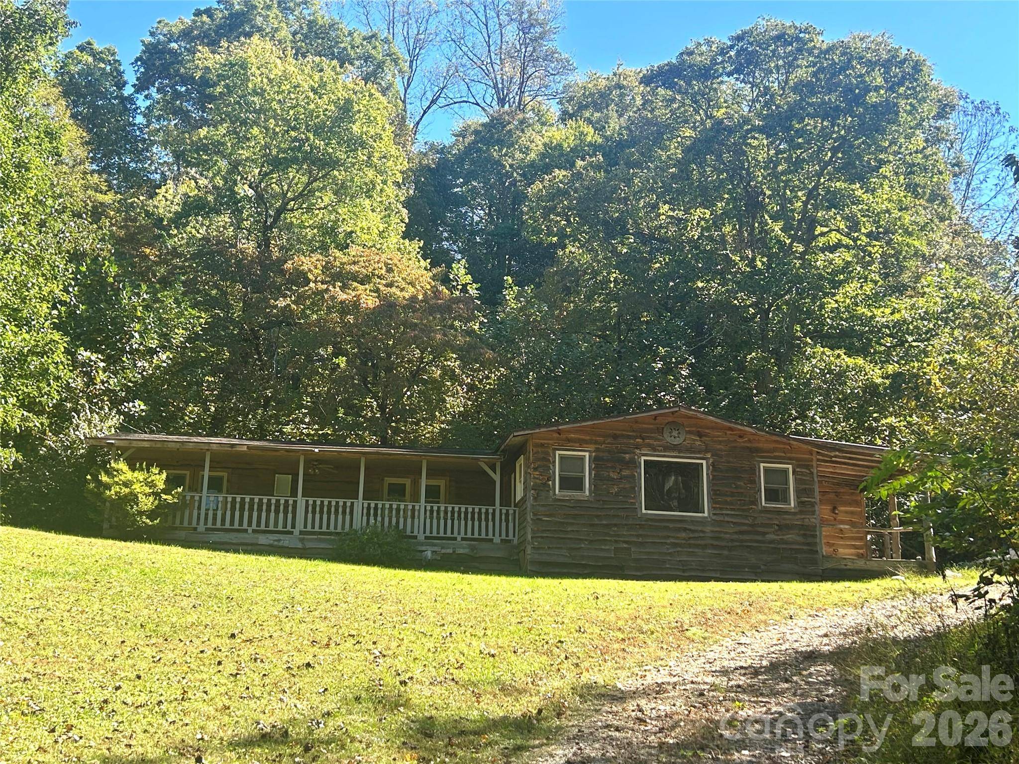 217 Sandalwood RD, Whittier, NC 28789