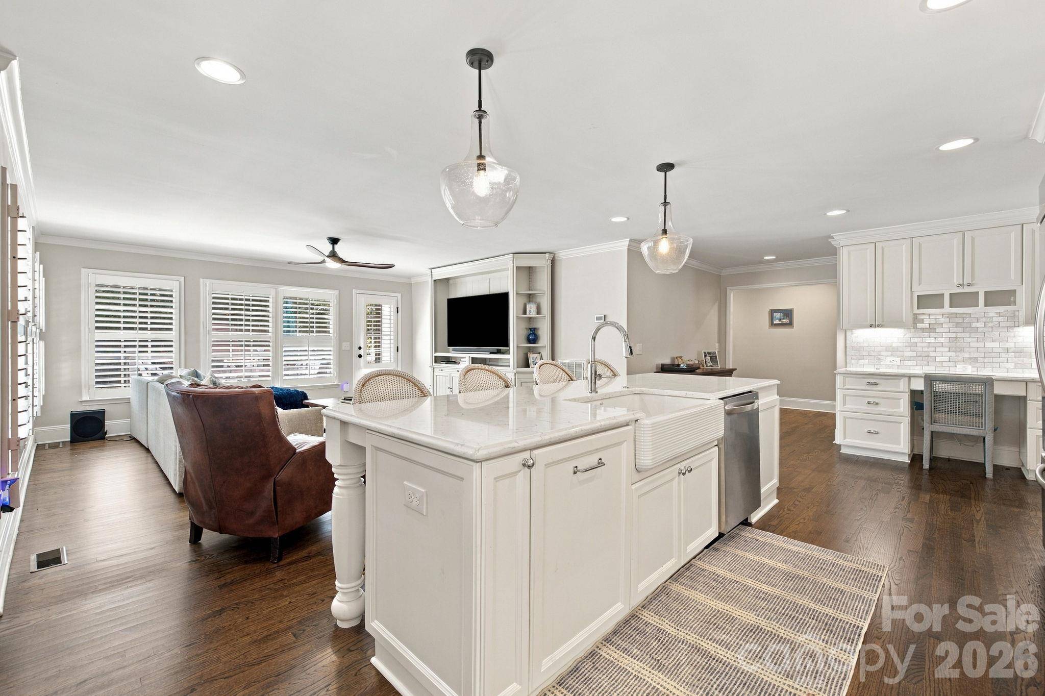 1901 Runnymede LN, Charlotte, NC 28211
