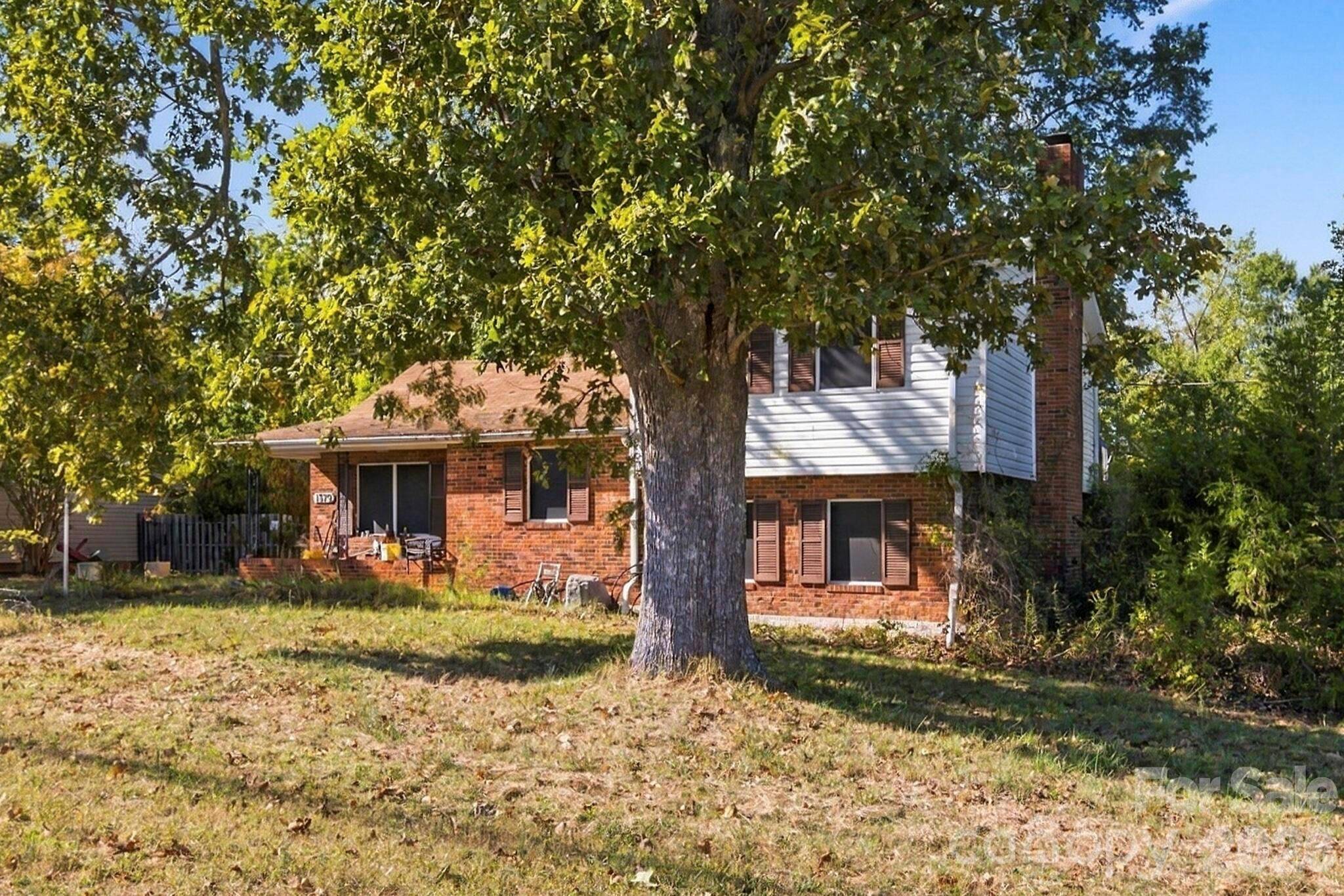 1379 N Old Greensboro RD, High Point, NC 27265