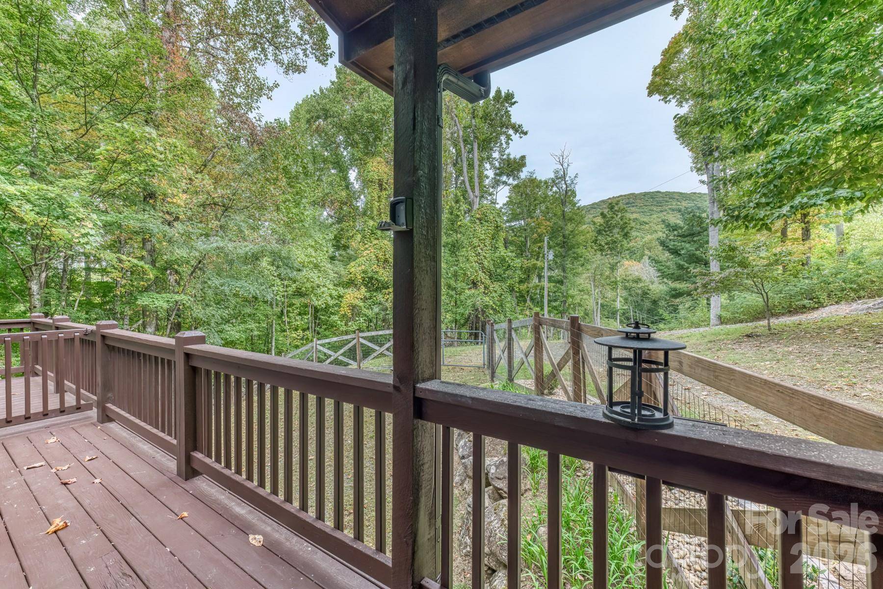 610 Amber DR, Bakersville, NC 28705