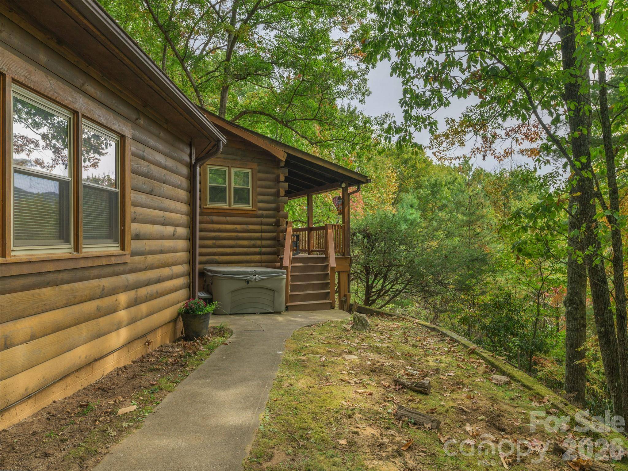 250 Creekside DR, Maggie Valley, NC 28751